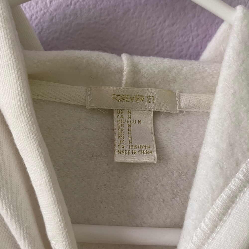 Cropped Sweatshirt - Picture 2 of 3